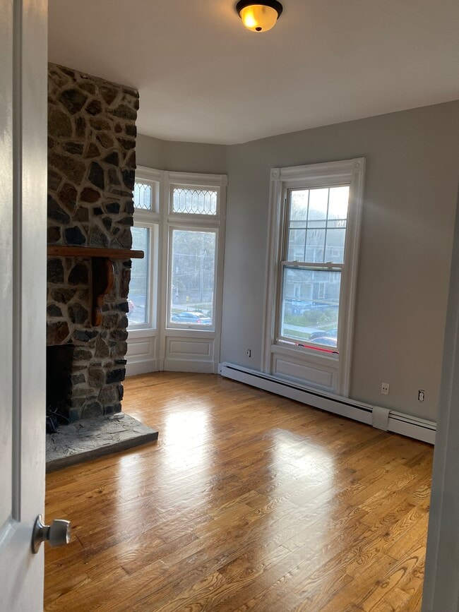Building Photo - 225 Sherman Ave Unit 2A