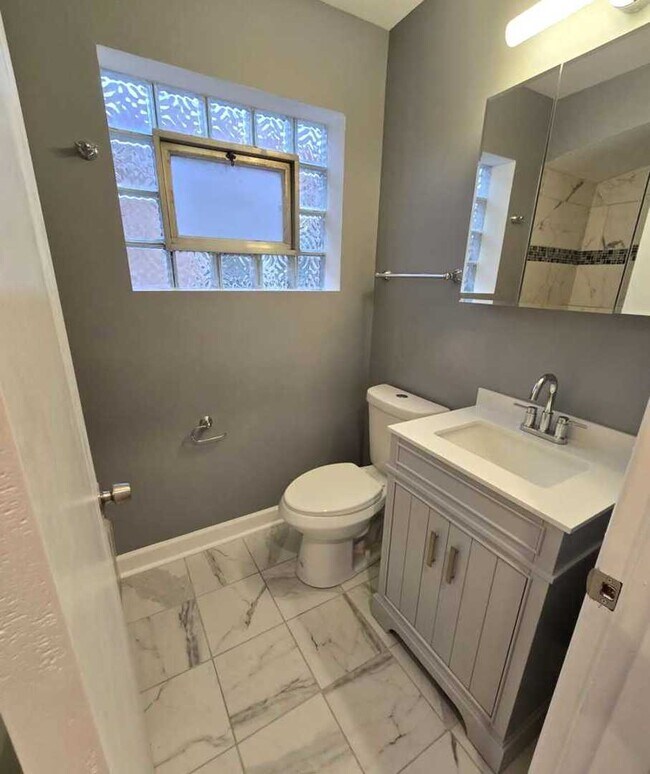 Photo - 8942 S Cornell Ave