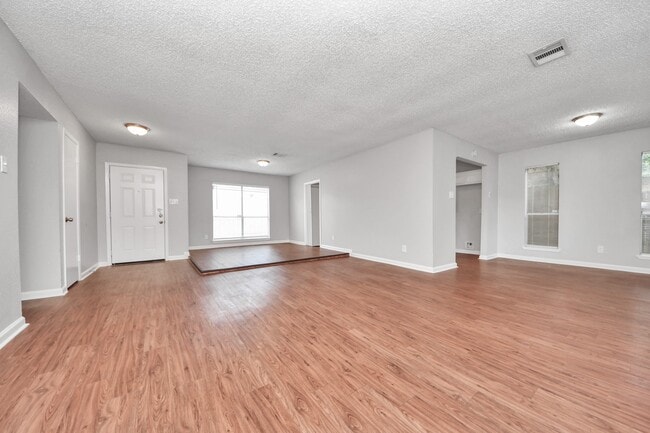 Photo - 16714 Britford