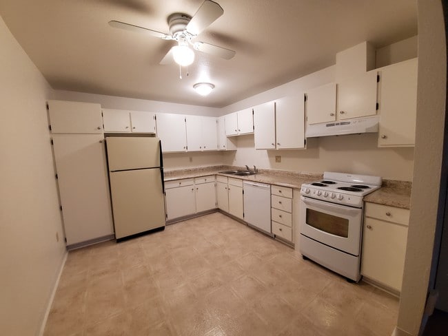 Kitchen - 13 Monte Vista Dr Unit Monte Vista