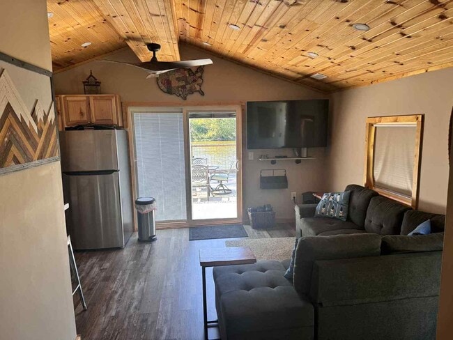 Photo - 3347 E 2059th Rd