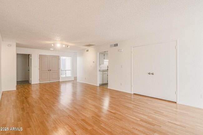 Building Photo - 4346 N 19th Dr Rental