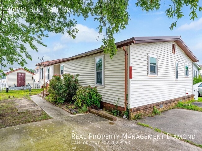 Building Photo - 36999 Blue Bill Dr