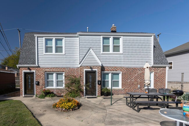 Building Photo - 3948 N Olcott Ave