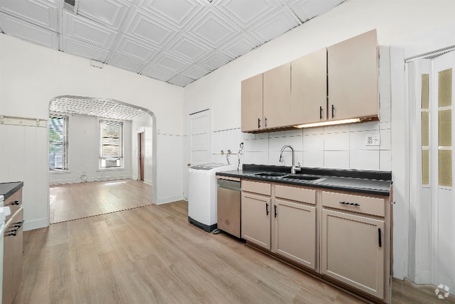 Building Photo - 911 S Loomis St Rental
