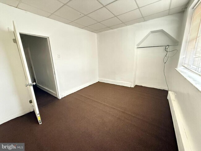 Photo - 2046 S Beechwood St