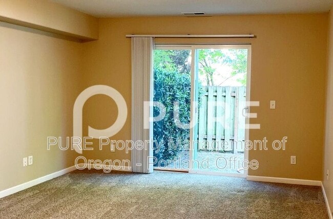 Photo - 2806 Raymond St