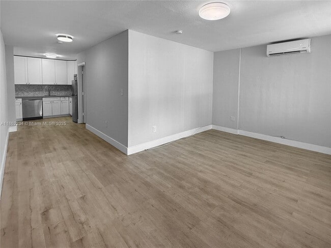 Building Photo - 6647 SW 59th Pl Unit 104 Rental