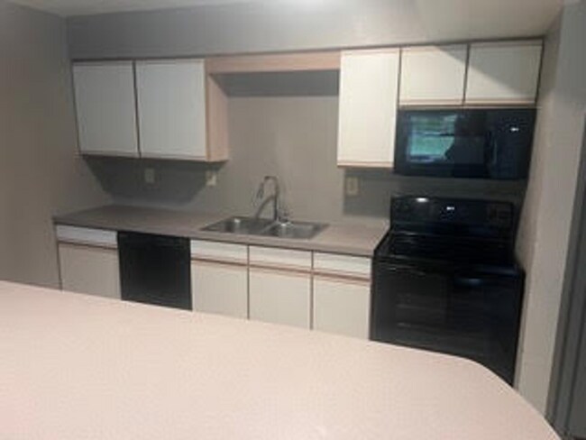 Photo - Pointe West Apartments