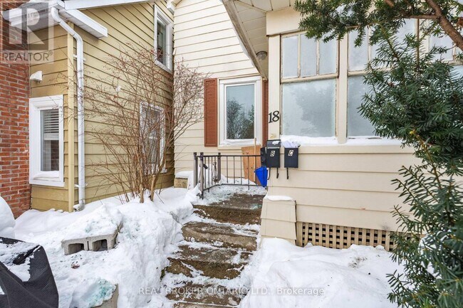 Photo - UNIT A - 18 FIRST AVENUE