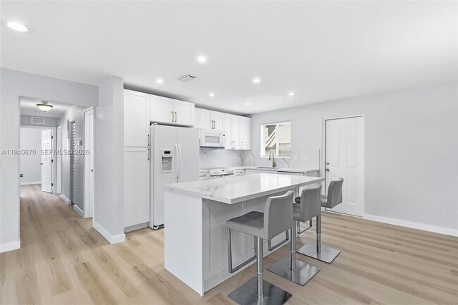 Photo - 808 NE 2nd St Unidad A