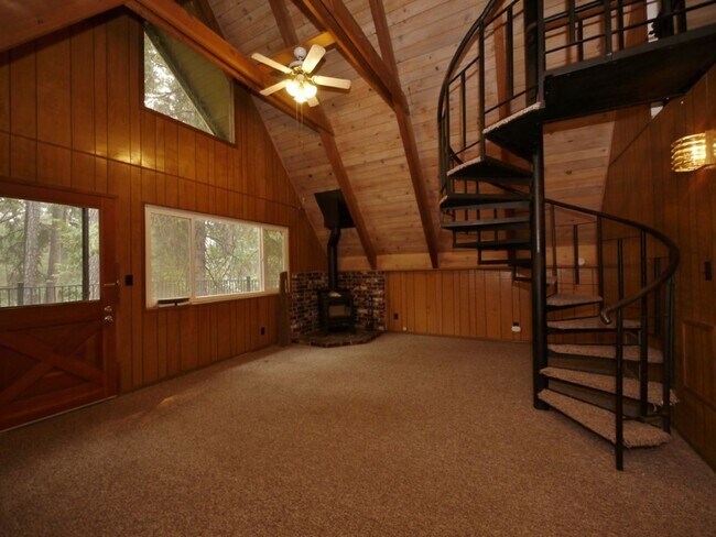 Photo - 16870 Alpine Dr