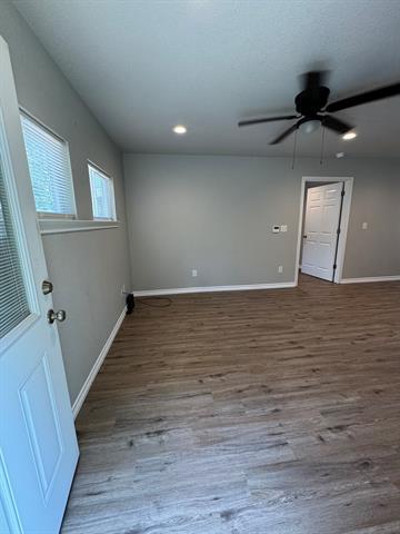 Photo - 320 W 6th St