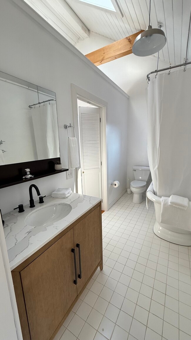 Baño - 33 Conant Valley Rd Unidad Barn Apartment