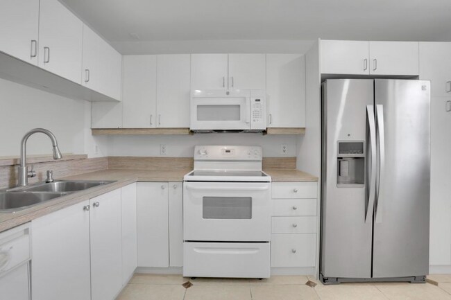 Building Photo - 315 NW 36th Ave