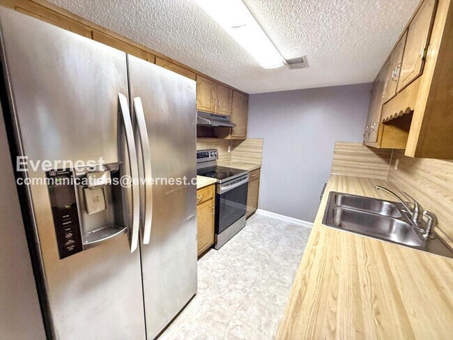 Photo - 2225 Cheshire Dr