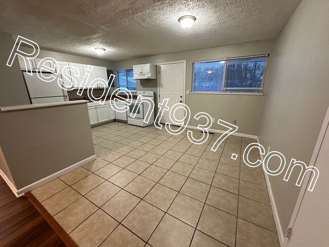 Photo - 3 Bed 2 bath Home