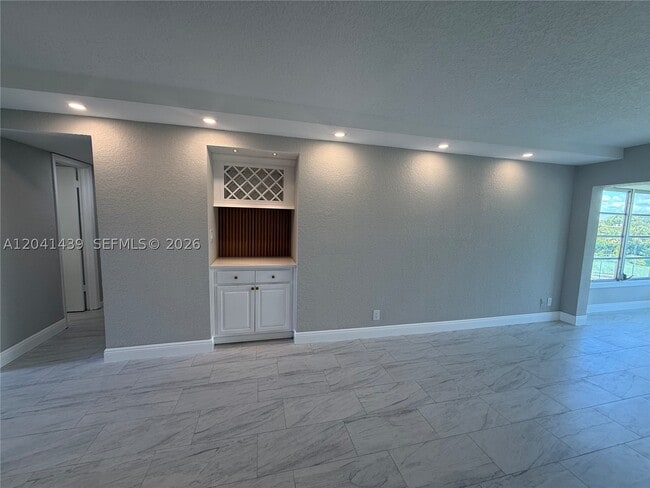 9273 SW 8th St Unit 311