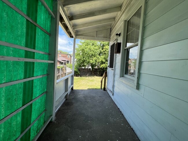 Photo - 121 Bausman St