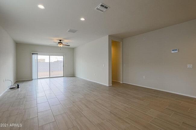 Photo - 30861 W Columbus Ave