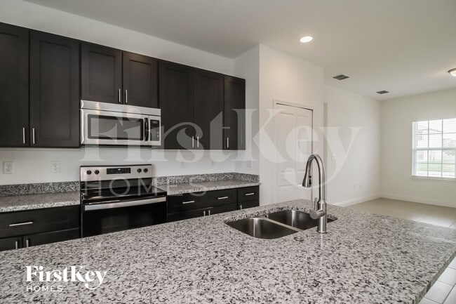 Photo - 653 Parakeet Ct