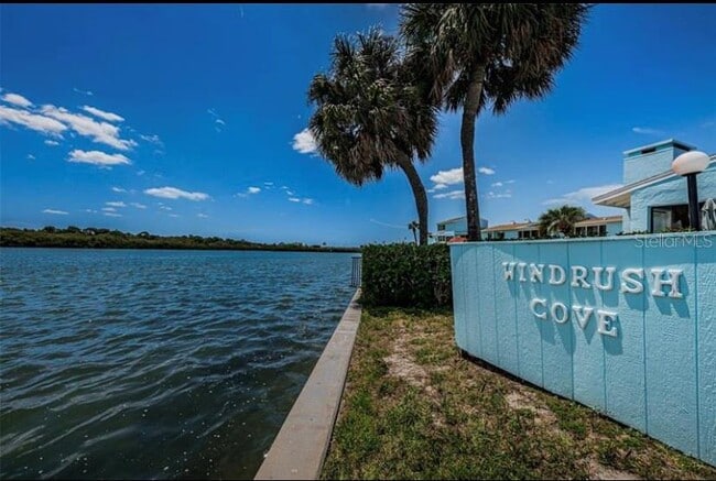 Building Photo - 1 Windrush Blvd Unit 25