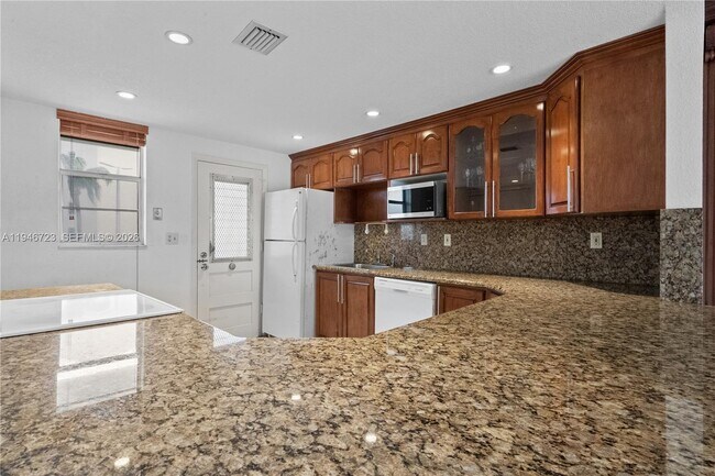 Building Photo - 3030 Marcos Dr Unit T203