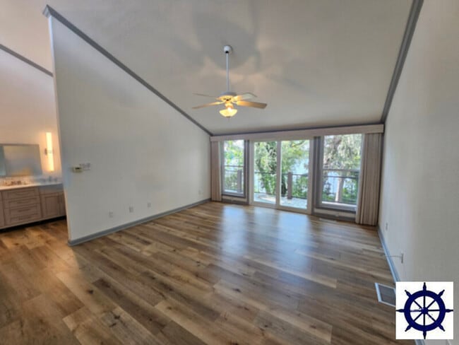 Photo - 4717 N Lakewood Dr