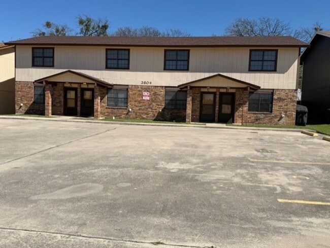 Building Photo - 3804 Charolais Dr Unit C