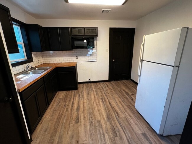 Photo - 2 Bedroom 1 Bath Remodeled Farmhouse for Rent