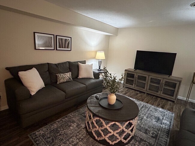 Photo - 917 Davis Blvd