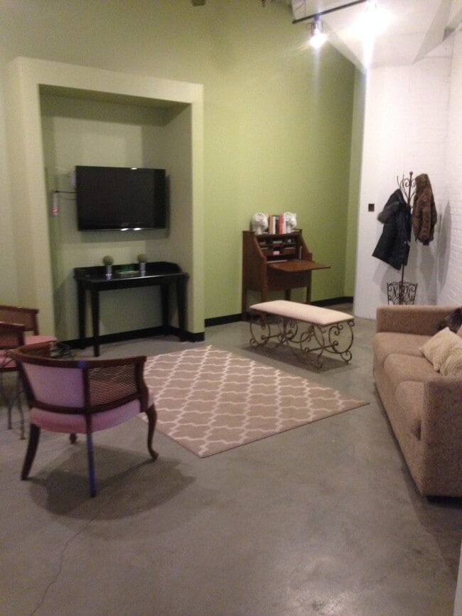 Living room - 2520 S 3rd St Unit 405