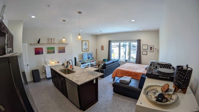 Photo - 273 Bullocks Point Ave Unit 4