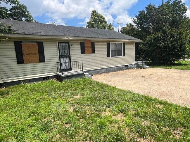 Photo - 401 N Manassas St