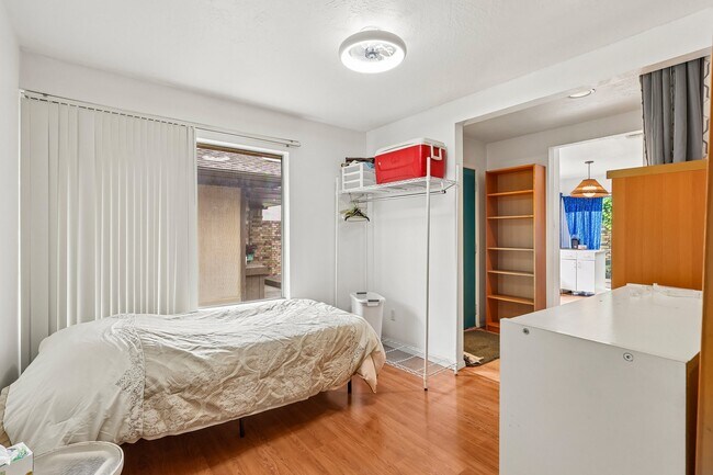 Photo - 1723 Sullins Way