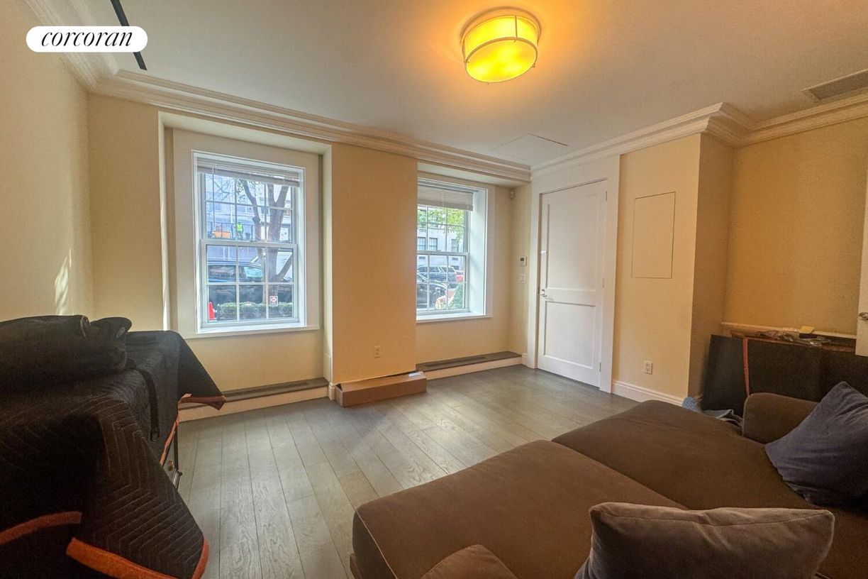 Photo - 40 E 72nd St