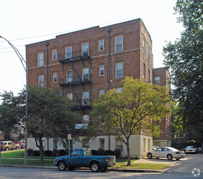 29 W Daniels St - 29 W Daniels St Apartments