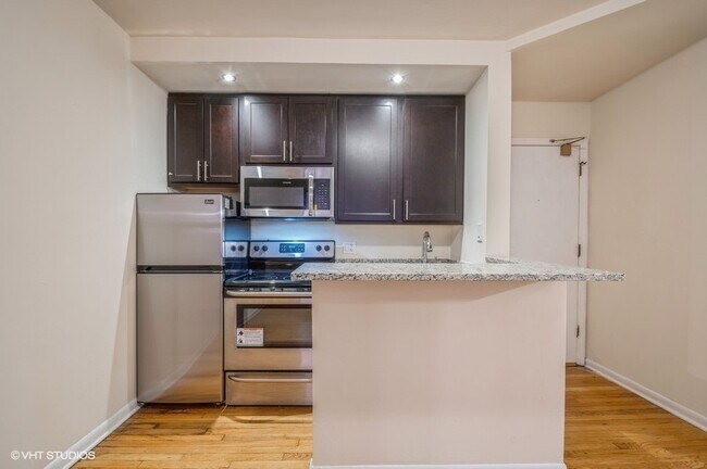 Photo - 1504 N Dearborn Pkwy Unidad 202