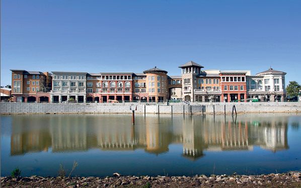 Fotografía del edificio - Riverfront Residences