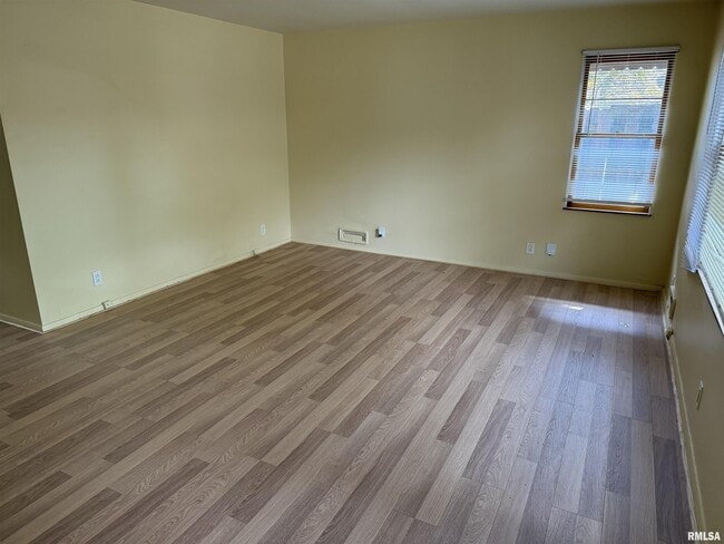 Photo - 2944 S 5th St