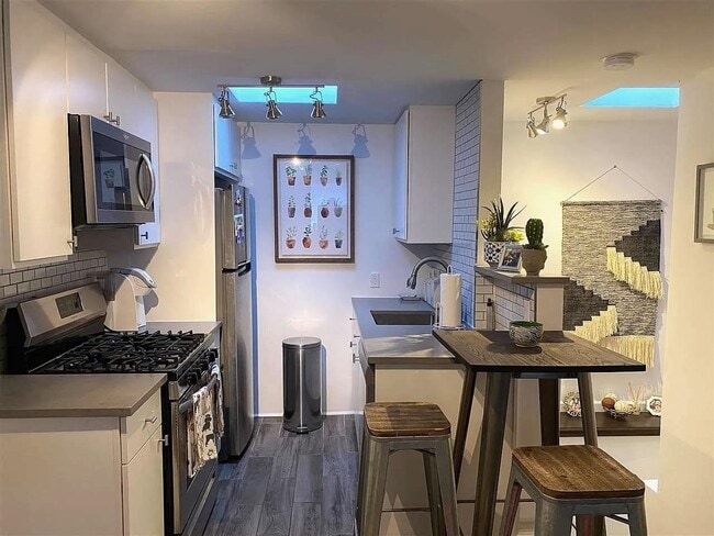 Photo - 108 6th St Rental