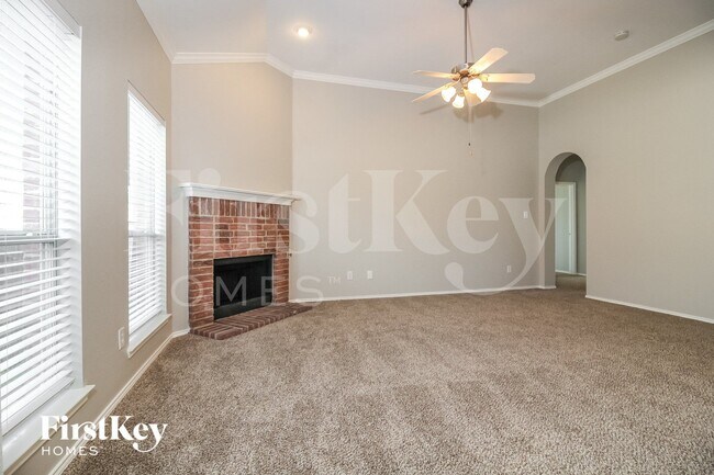 Photo - 2925 Oakshire St