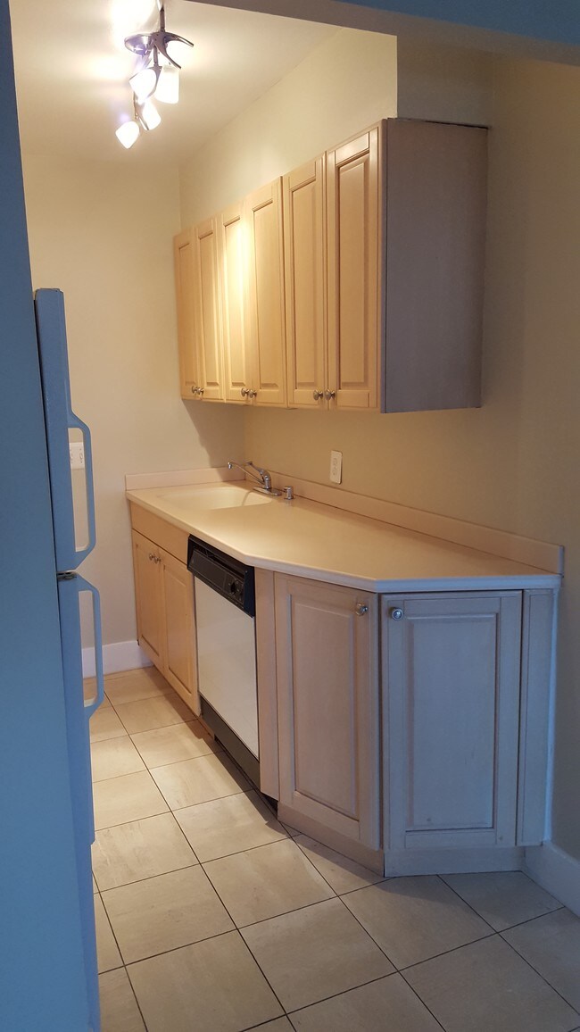 Photo - 1 E Chase St Unit 614