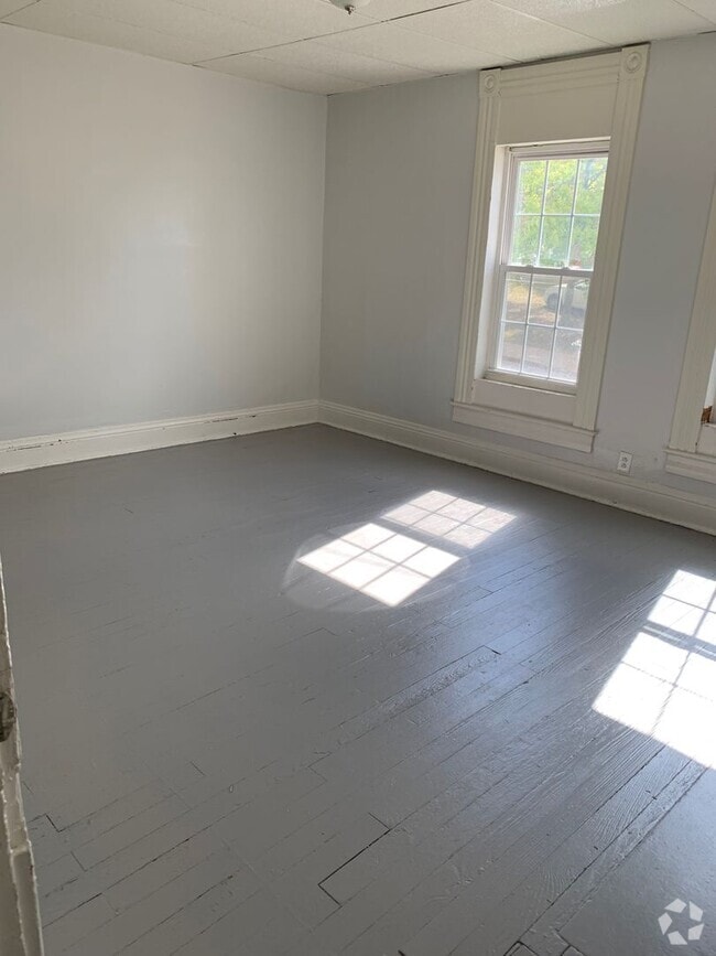 Building Photo - 3 Bedroom 1 Bath Rental
