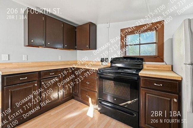Photo - 206 N FOURTH ST.-