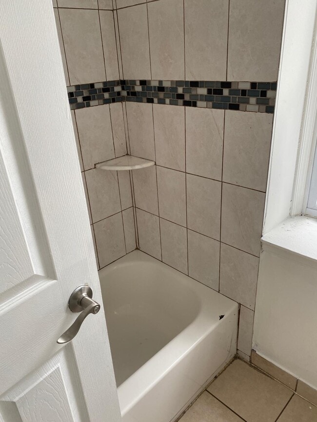 Photo - 329 N Robinson St