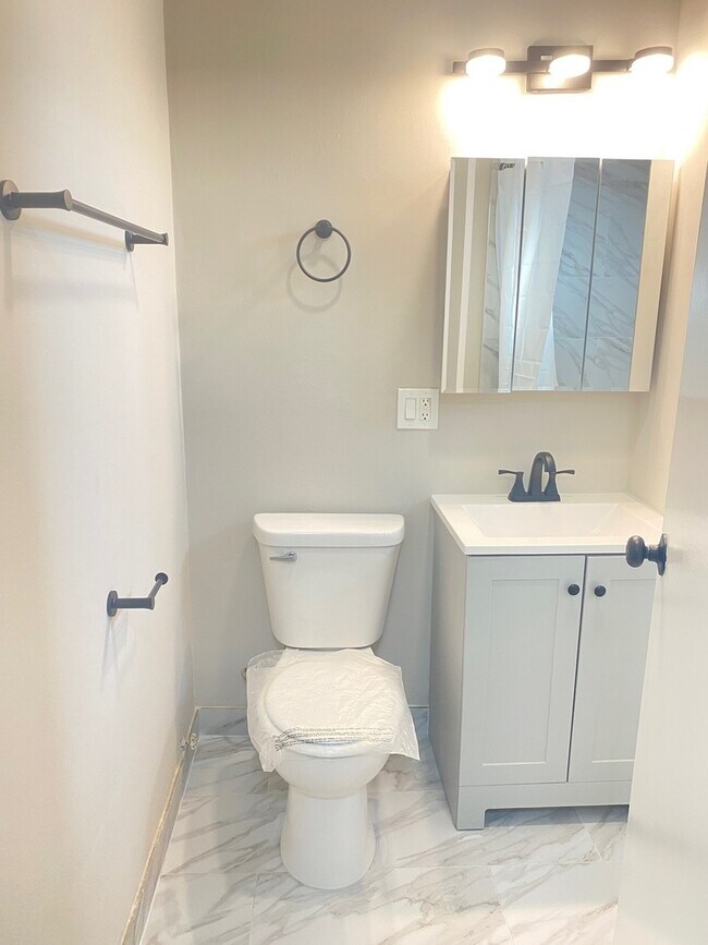 Photo - 856 N Mozart St Unit 3R