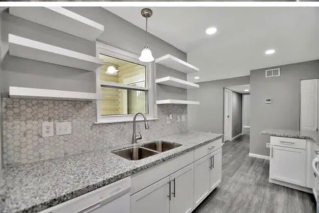 Photo - 7600 Emmett F Lowry Expy Unidad 313