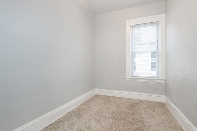 Photo - 2811 Henninger Rd Unit #3