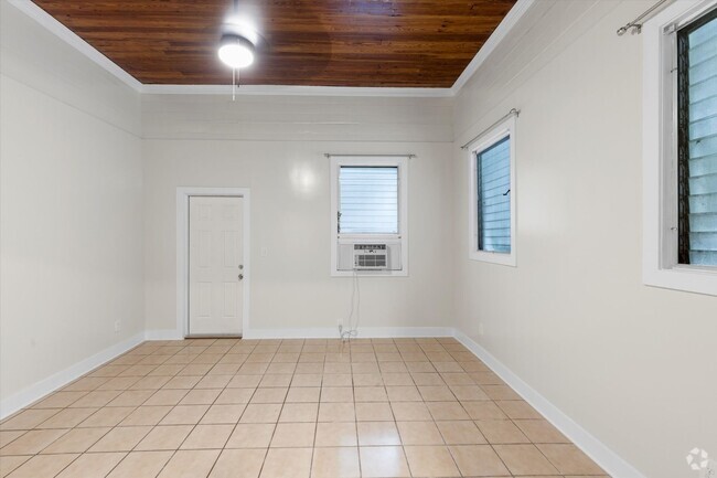 Building Photo - Bright and open Studio! Unit 1 Rental